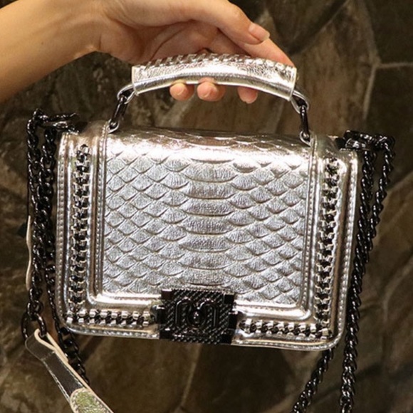 🌸 INSPIRE 🌸 TRENDY LOVE TRAVEL COOL DEMURE FRINGE GLOW BOHO ROBE LACE FEATHER - Picture 8 of 16